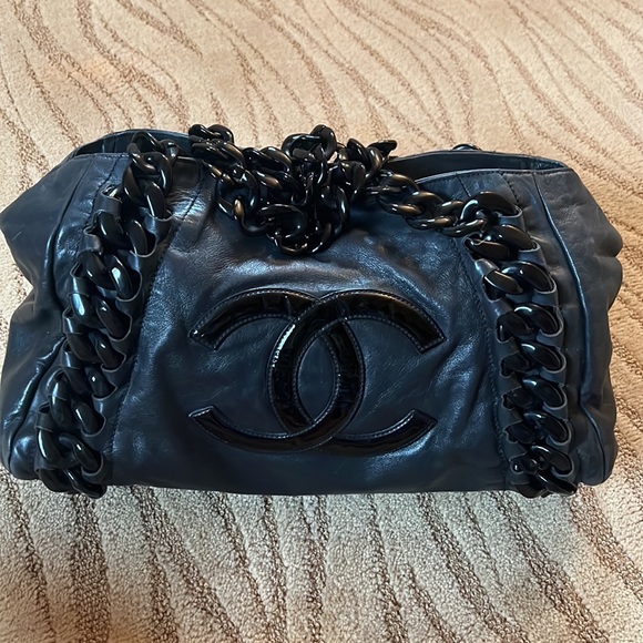 Chanel Bag - Picture 1 of 9